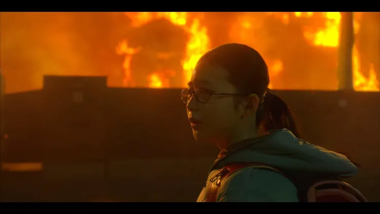 御手洗杏子看見火燒房子的背後藏著渡真希子的詭異笑容