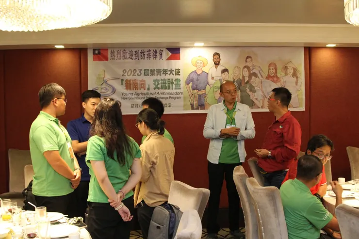 台商總會接待我們餐宴