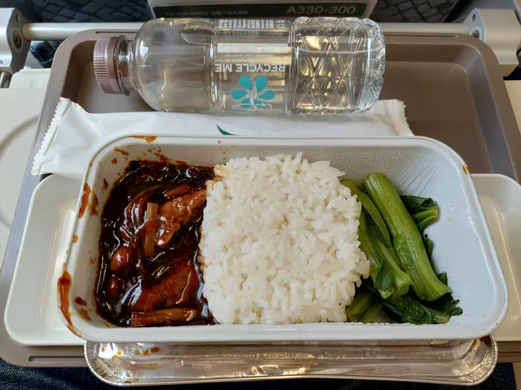 很普通的國泰航空飛機餐