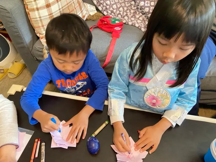 一起做手作的兩寶