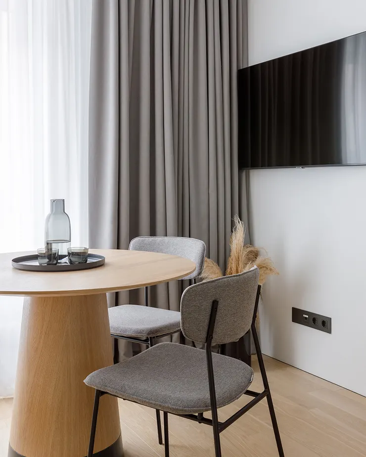 Planka｜11層樓，木色+白色，舒適實用的一人小屋！