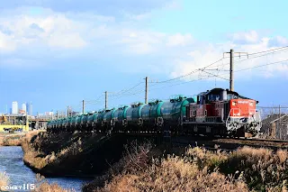 6079次貨物列車爬上日光川橋引道