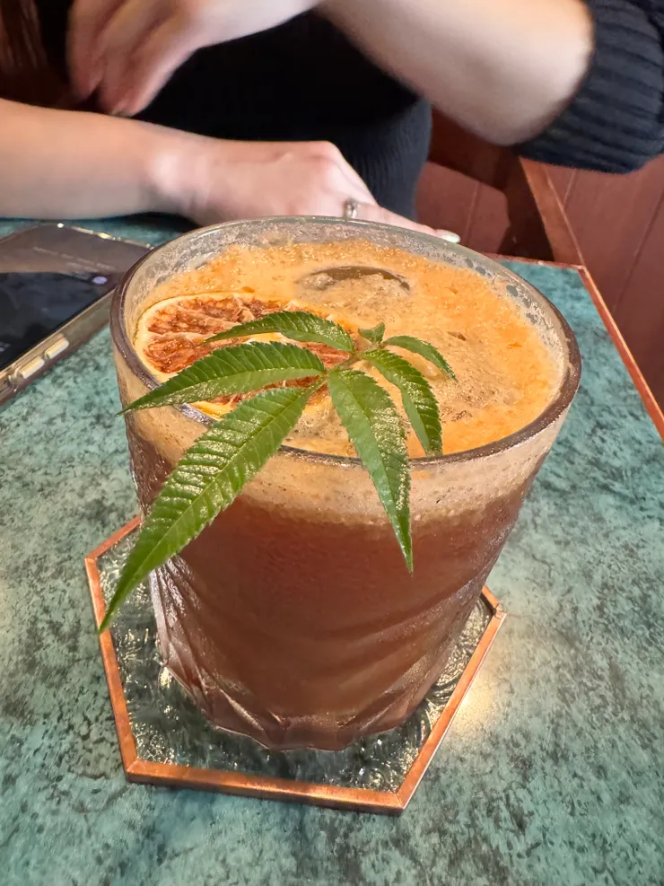 蜂蜜檸檬美式，200/杯