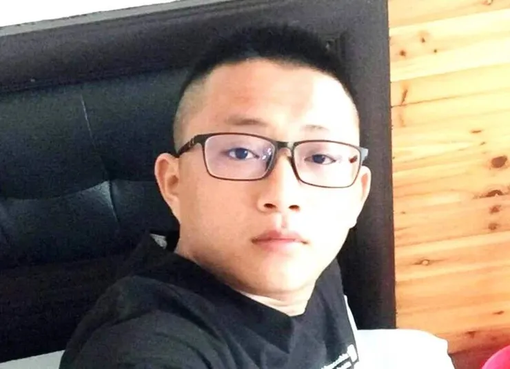 梁育誌的臉書照片