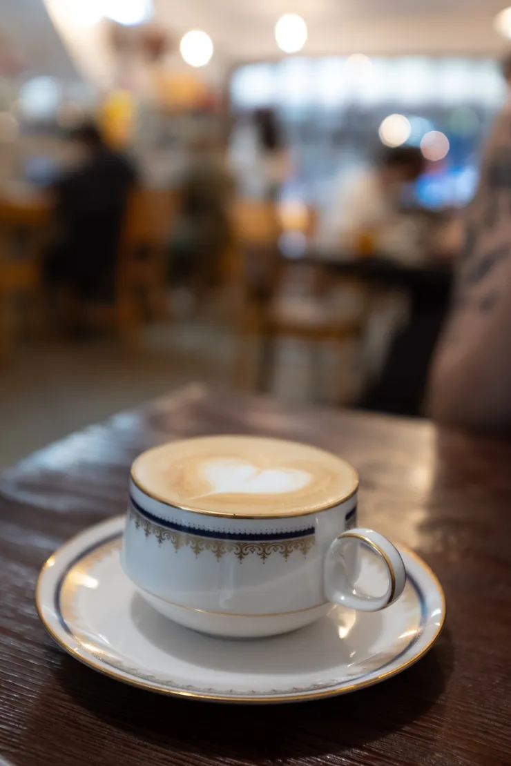 咖啡杯很有復古氣息