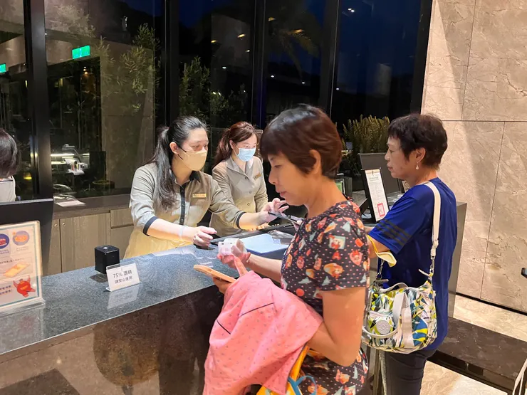 加入煙波會員送點數兌換鳳梨酥2塊