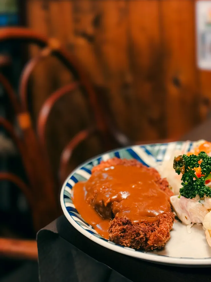 朋友點的豬排套餐。（Photo by @baithi840824）