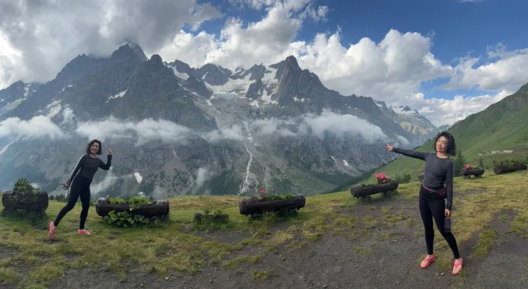 雨後山屋前的景色