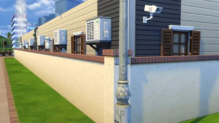 這條是街燈的柱，忘了是不是學校範圍。