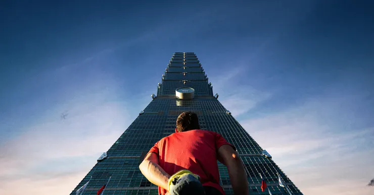 赤手獨攀台北 101：直播 | 評價 8/10  | awwrated