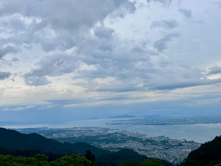 下車後的展望，可以直接看到琵琶湖，還有琵琶湖大橋，可見得這裡的戰略位置真的很重要