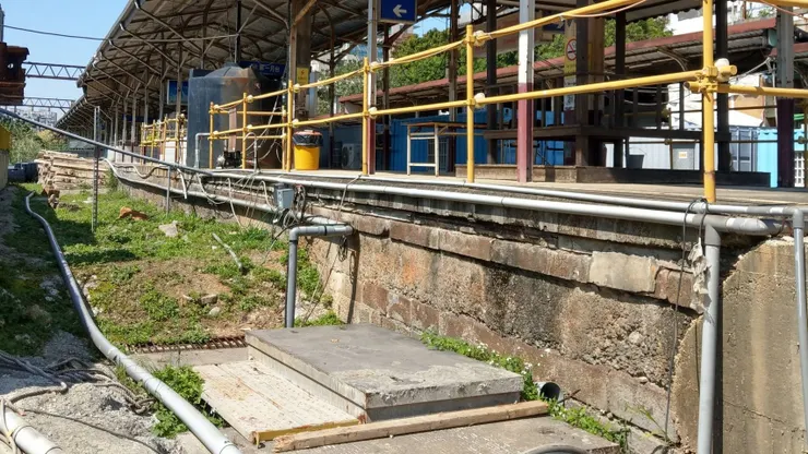 第4代車站之月台，可清楚看到日治時期月台基礎