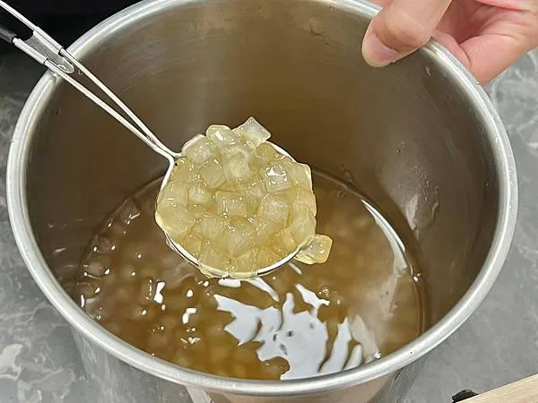 ＊（台南飲料）八木茶飲長榮店～獨家手作粉角超Ｑ彈、嚴選好茶清