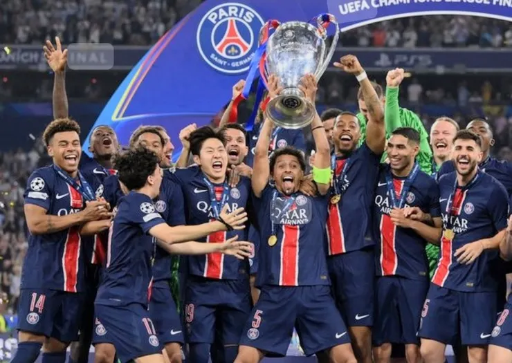 巴黎聖日耳門捧走歐冠聯獎盃