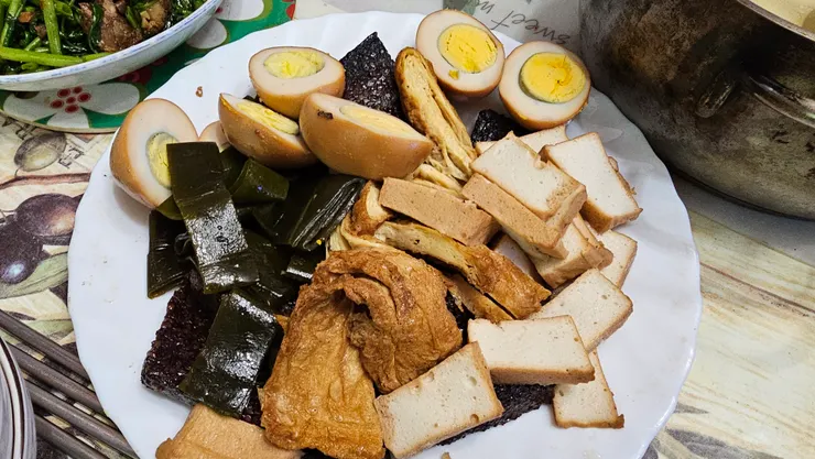 老媽做的滷味!這應該是老媽去菜市場買現成的!