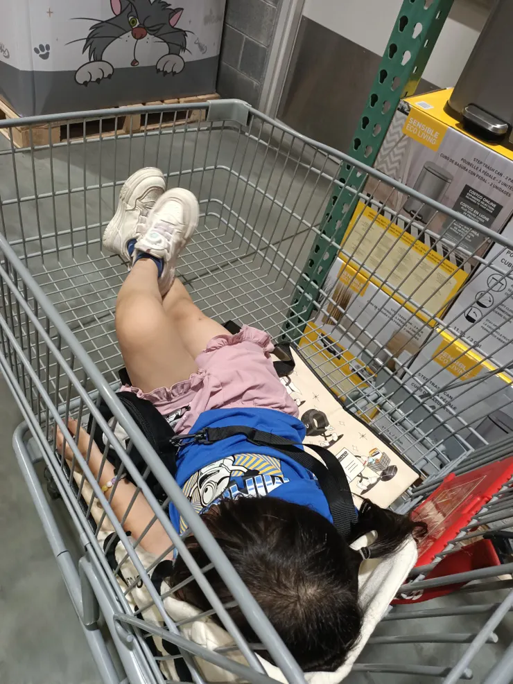 小妹躺好躺滿🤣