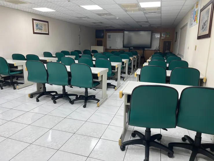 管理顧問公司北中南據點，採購300多張創業椅