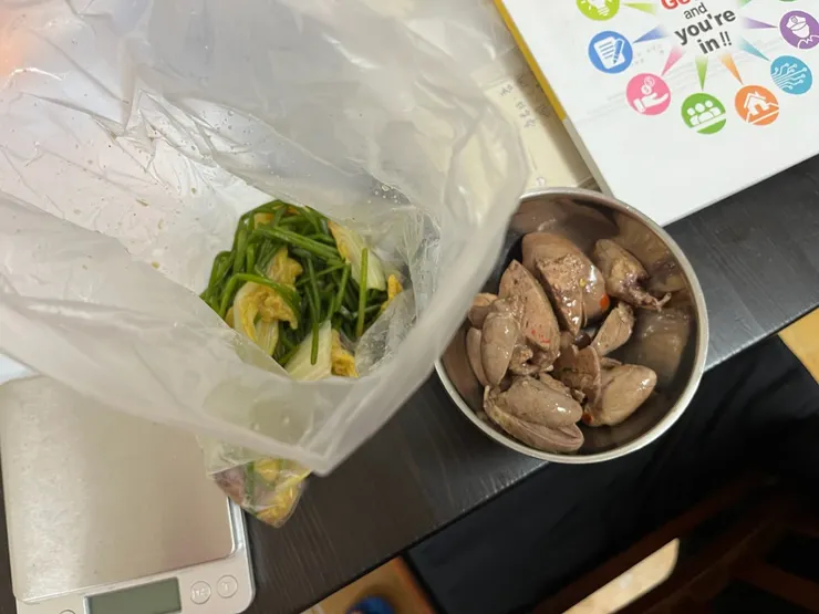 水蓮、娃娃菜、雞心跟雞肝。