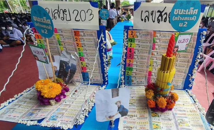 貼滿彩票的花盤，非常有創意（圖片取自sanook）