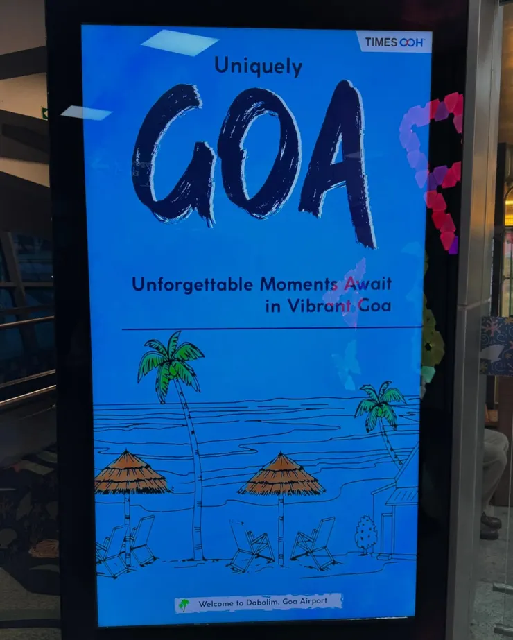 果阿機場歡迎牌