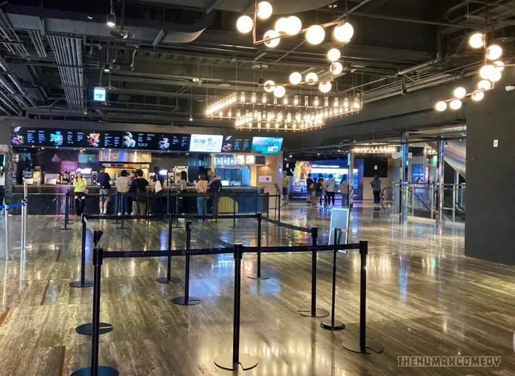 MUCROWN - 松仁威秀影城售票口