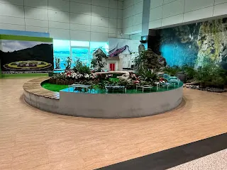  與其生氣，不如好好想想，是自己決定要相信朋友的話，所以這樣的後果，責任要自己負。如果要半路聽信友人的話而改變旅行的計畫，那後果也是要自行承擔。別人的意見就只能參考，如果自己是有決定權的人，就不能隨意下判斷，以免影響到全局。