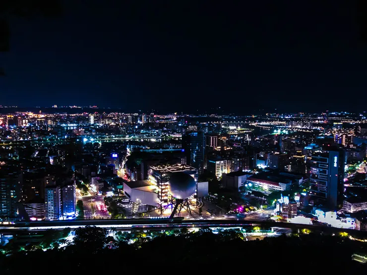 微風平台　f/1.8　1/4s　ISO-250　by Chris