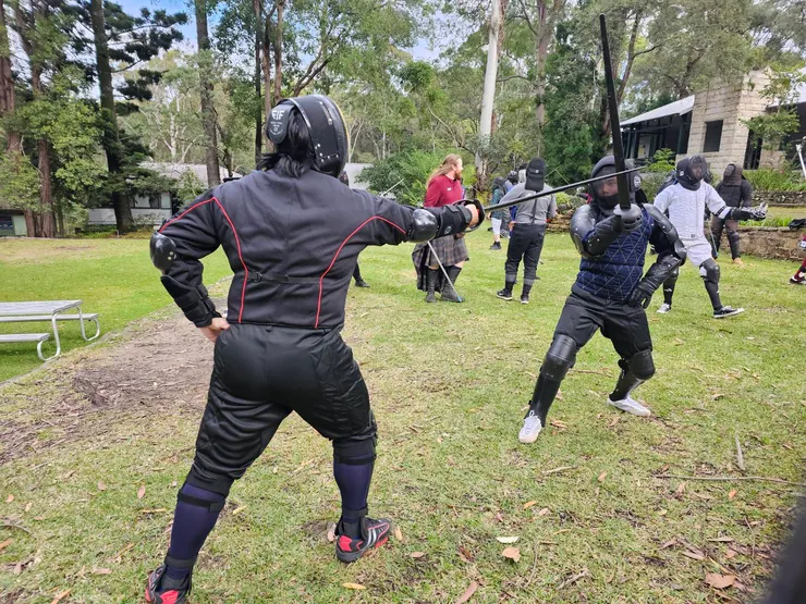 斯托卡塔在圈內最厲害的就是籠手劍，而非常幸運的是我們得到了這裡的老師的指導！Stoccat's best thing in the HEMA circle is the skill of the basket-hilt sword, and we are lucky to have the guidance of the teacher here!