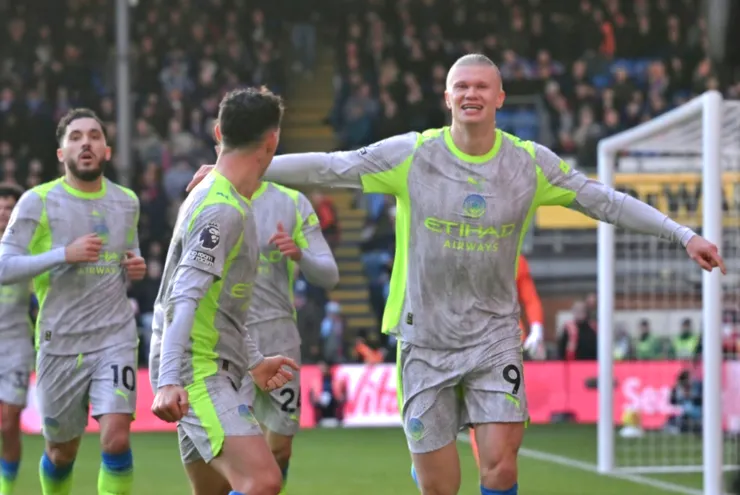 夏蘭特射入十二碼球助曼城大勝3:0