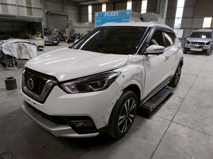 Nissan Kicks施工前車輛全貌白色SUV