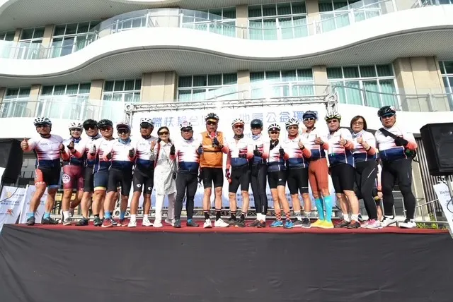 去年有參加環島的各地區社友合照