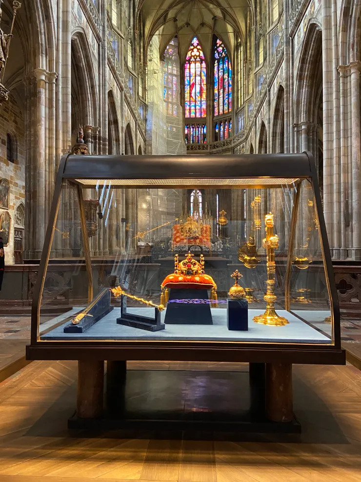 金光閃閃的寶物，擁有他們就是最高權力的象徵