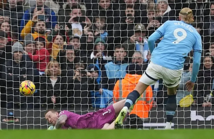 夏蘭特主射十二碼球宴客