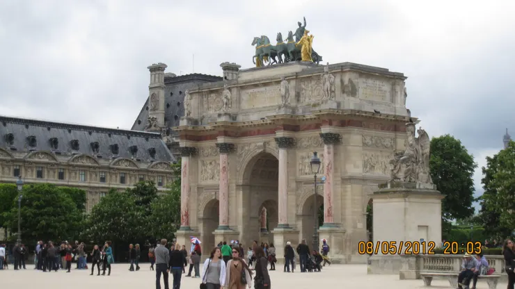 卡胡塞爾凱旋門，又稱做小凱旋門