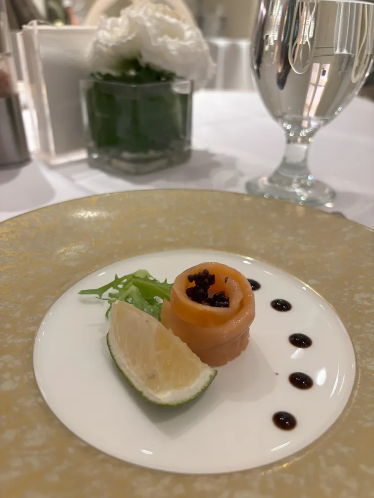 「煙燻鮭魚盤」