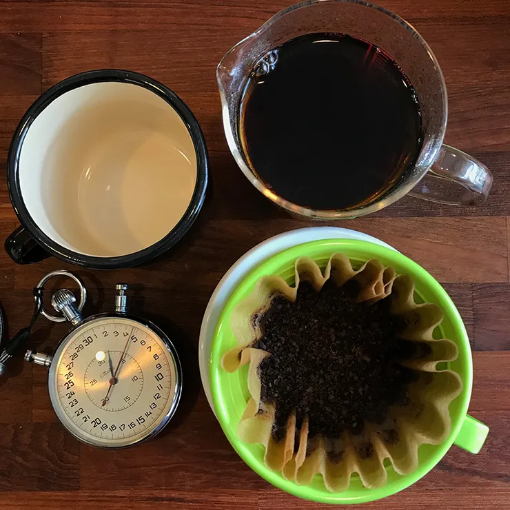 Tiamo K01，含悶蒸時間耗時2分04.68秒，一注到底注水法。