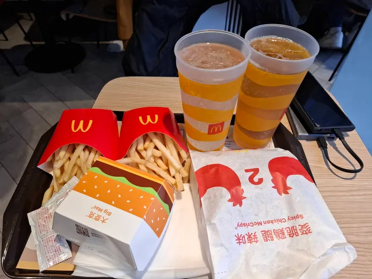 原來美國麥當勞沒有賣炸雞!這點還是台灣麥當勞略勝一籌!