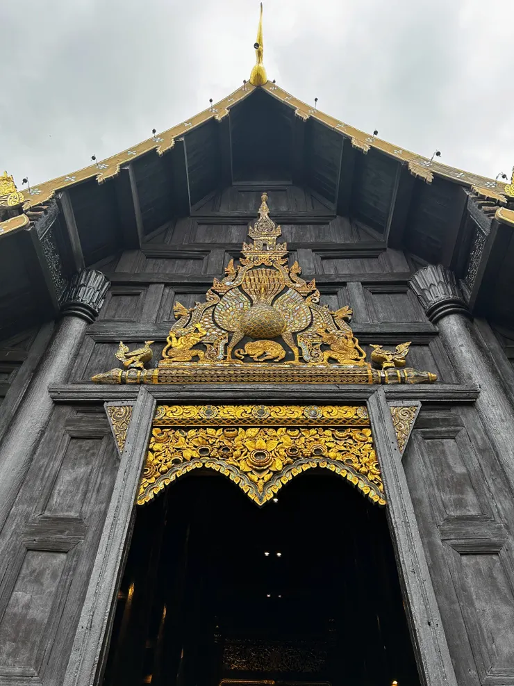 盼道寺大殿門口