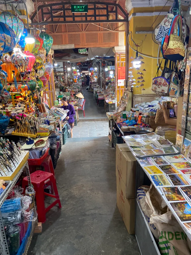 很多小東西在市場、夜市以及店面都找得到，價格和品質都不同