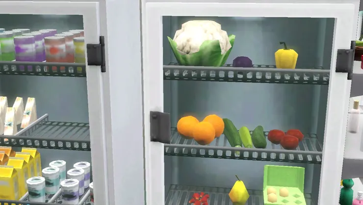 我在泰國看到便利店有新鮮蔬菜和肉很驚奇，香港近年才因為人們著重健康，才放了一些平凡不好吃，卻很耐放的水果，例如橙、蘋果和香蕉，但很貴。