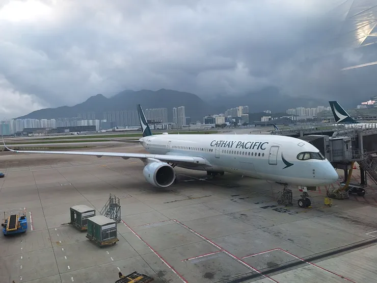 空中巴士A330-300 機尾編號B-LAB