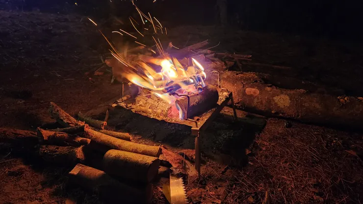 每當看著營火，總是能撫慰著疲累的心靈……