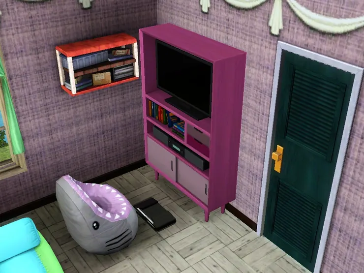 我挺喜歡這個電視機櫃，方正、扁平，儲物空間也多。