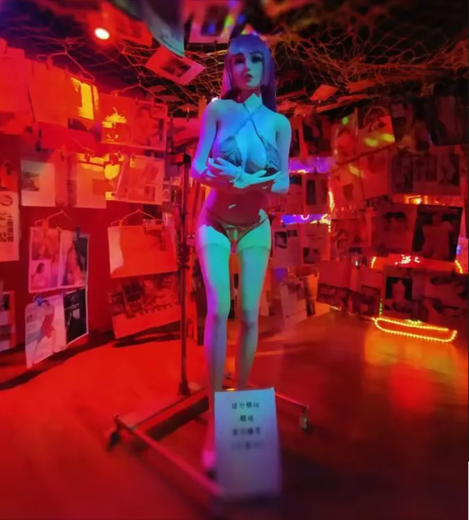 第一隻人偶人偶