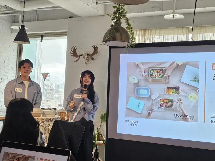 左邊是產品主理人;右邊是主持人Bonnie