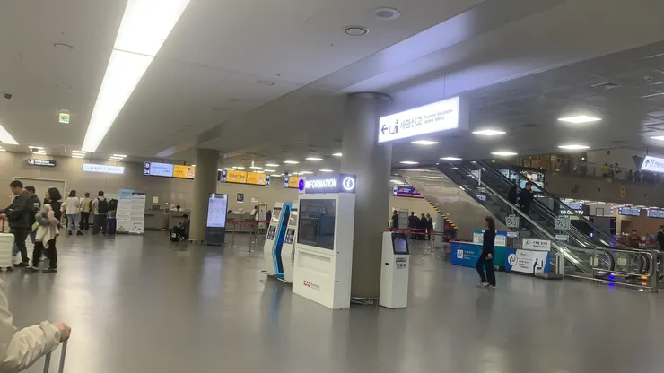 橘色招牌相當顯眼。