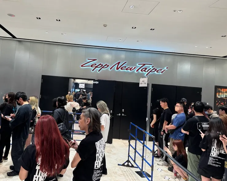 Zepp New Taipei的正面1F排隊入口處