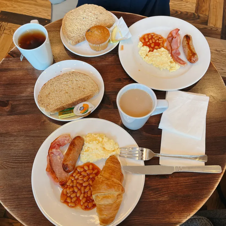 自己吃過三家青旅的早餐，這家最好吃