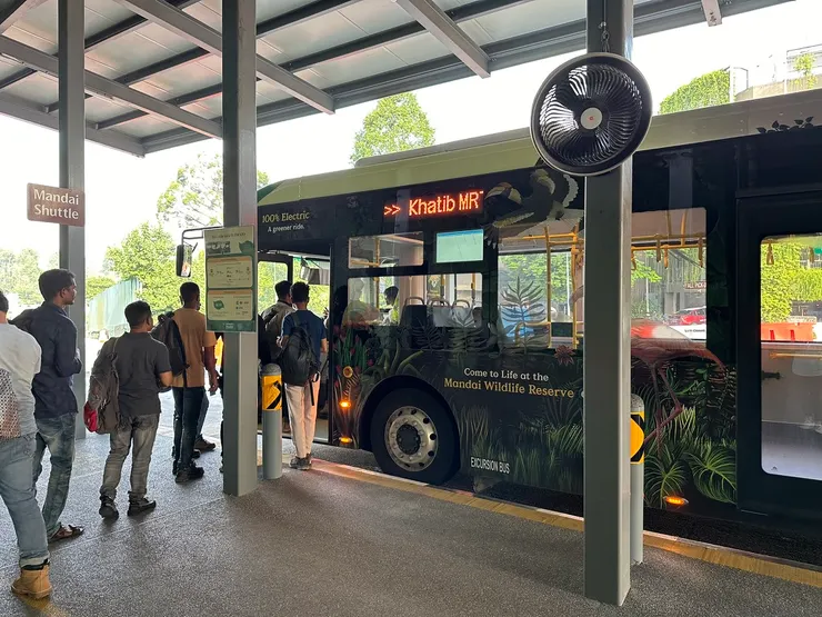 往返動物園與地鐵站接駁車，單趟一人2.5新幣