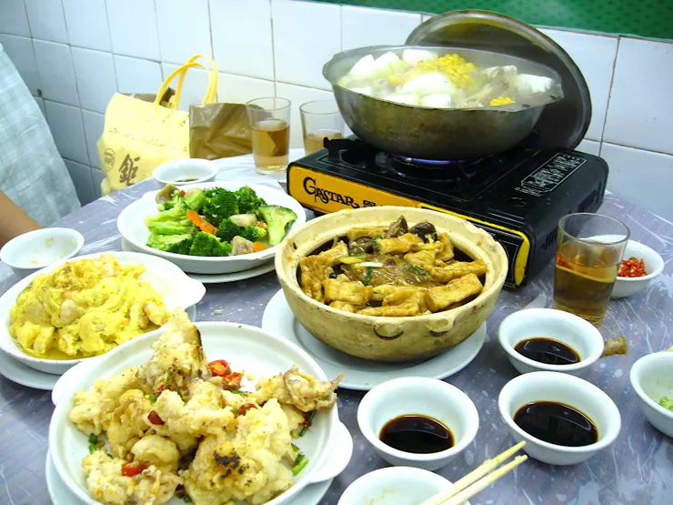 看我們點的有多粗俗，那些當地美味都不敢嘗試，現在想想真是可惜！